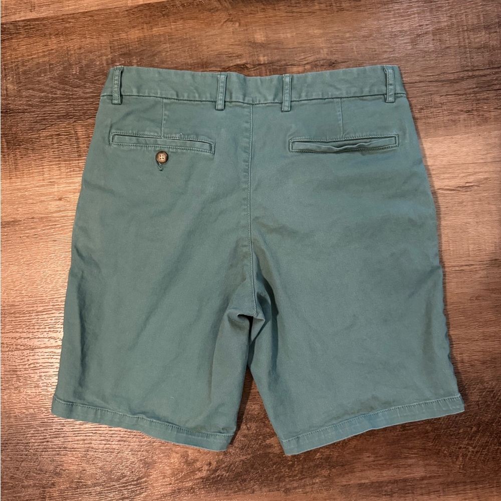Old Navy Men's Green Flat Front Shorts